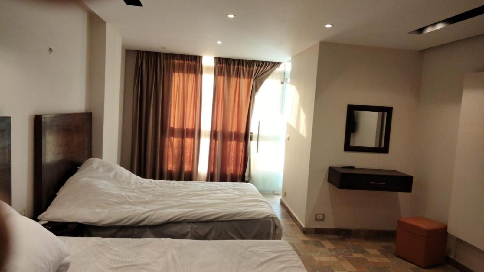 Pyramids East Inn Kafret el-Gabal 外观 照片